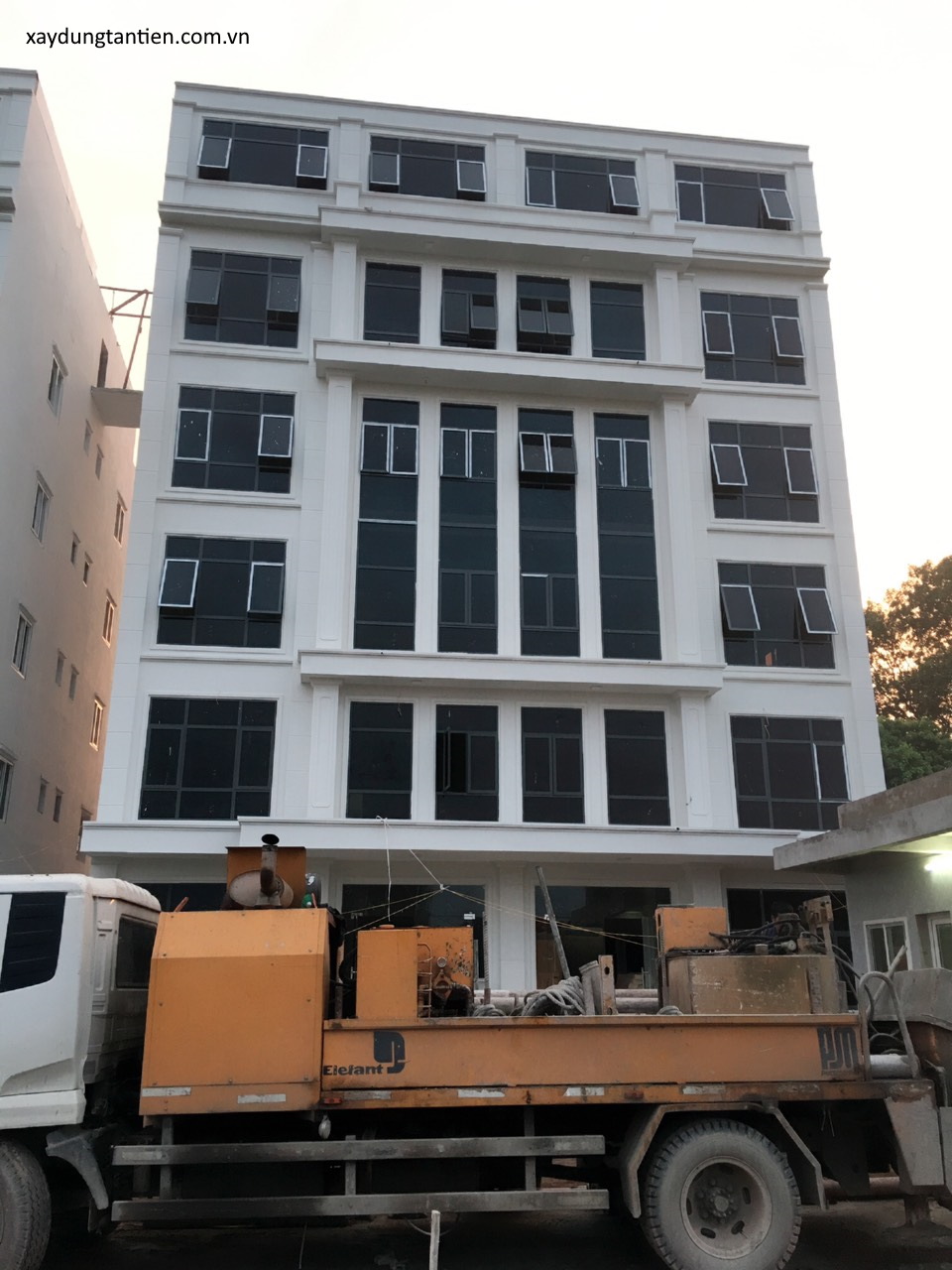 z1962244800643_6156f5b73028af4dc7e1a8ff9ac3428e